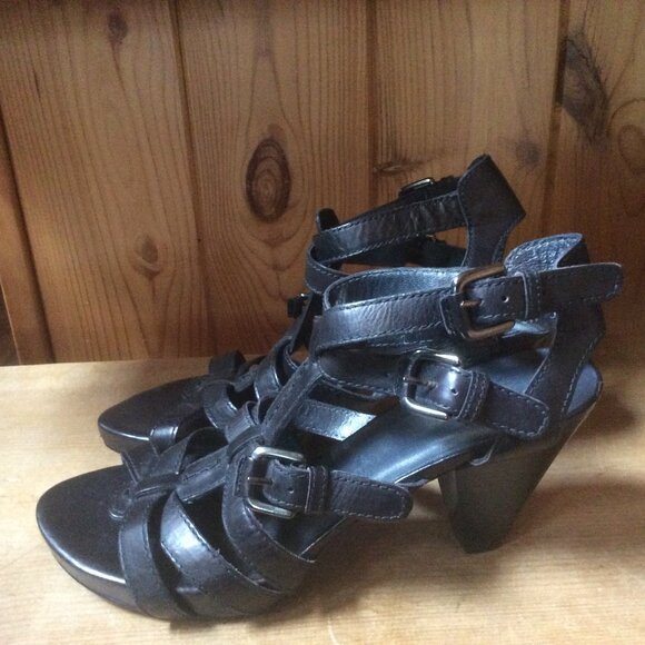 Stuart Weitzman Black Leather Triple Buckle Strappy Open Toe Rocker Heels Size 7 - Picture 3 of 8